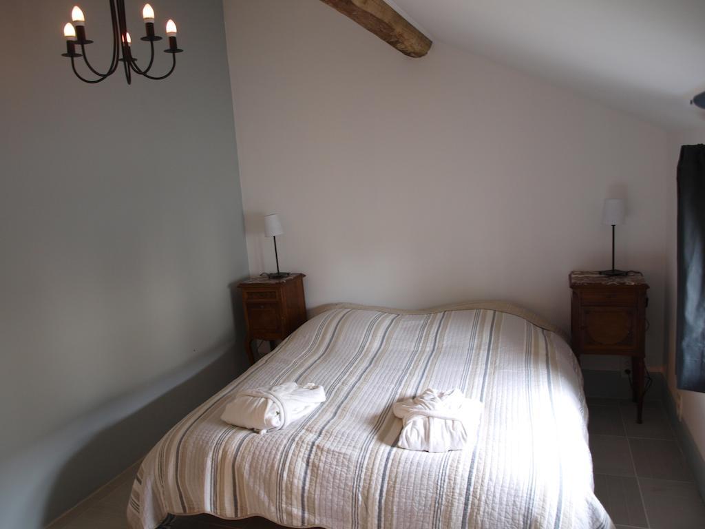 Gites Les Neuf Cerisiers Mascaras Room photo