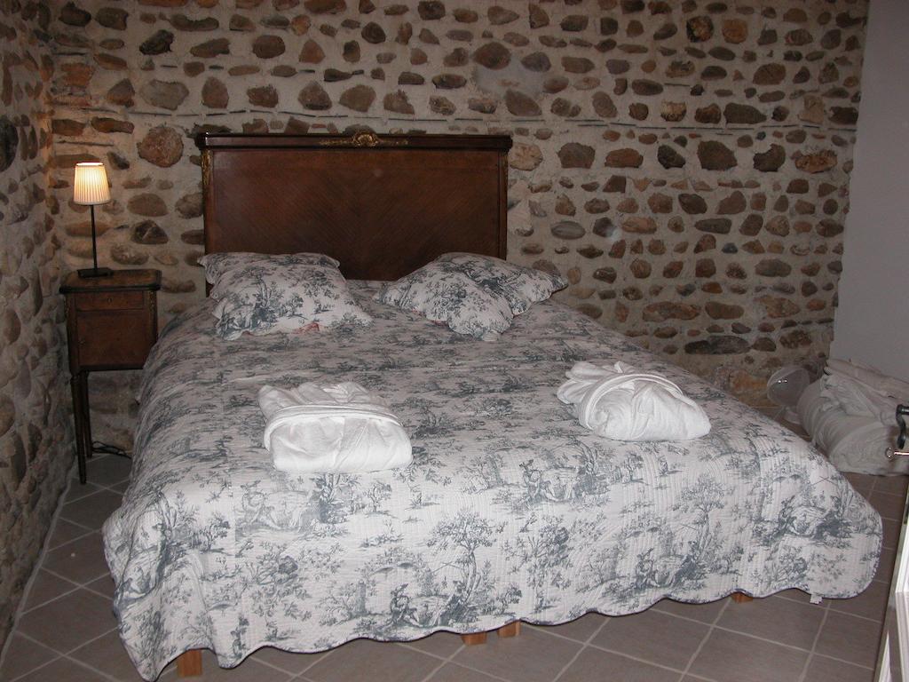 Gites Les Neuf Cerisiers Mascaras Room photo